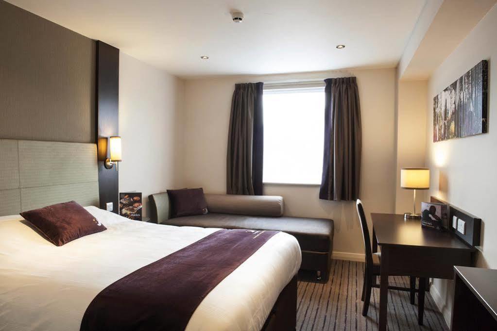 Premier Inn Manchester Trafford Centre North 外观 照片