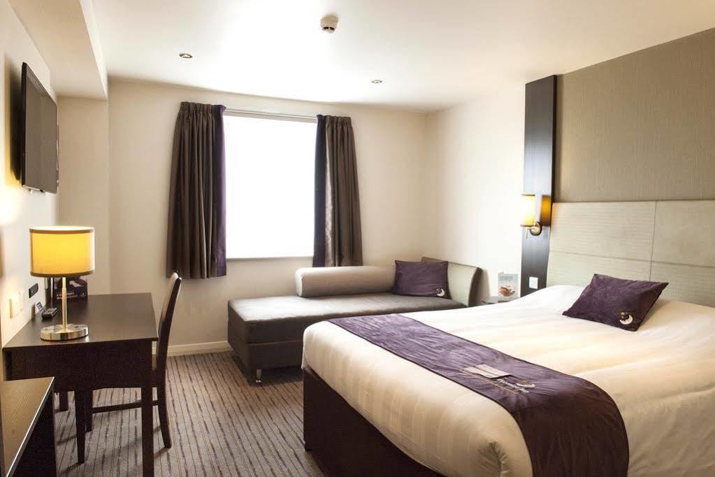 Premier Inn Manchester Trafford Centre North 外观 照片