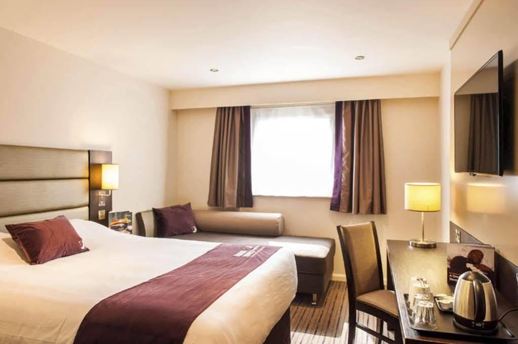 Premier Inn Manchester Trafford Centre North 外观 照片